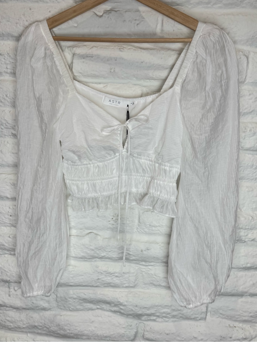 Astr White Long-Sleeve Tie-Front Cropped Blouse